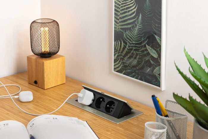 Gniazdo meblowe SOFT 3x gniazdo schuko, kabel zasilający z wtyczką, biały - obrazek 3